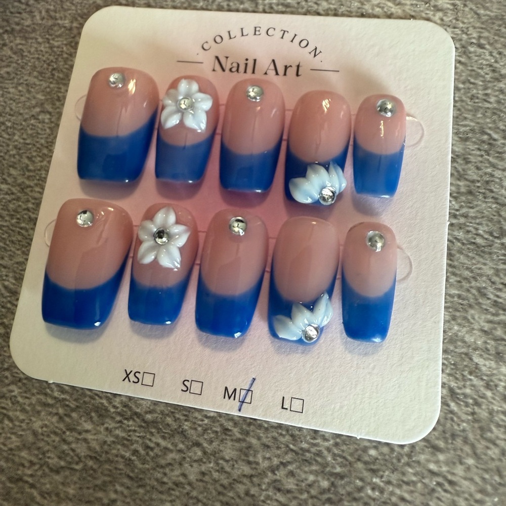 Blue and Floral Nail Press On - Picture 2 of 3